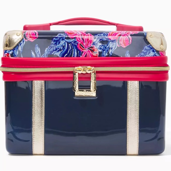 Lilly Pulitzer Travel Bag! - Picture 2 of 8